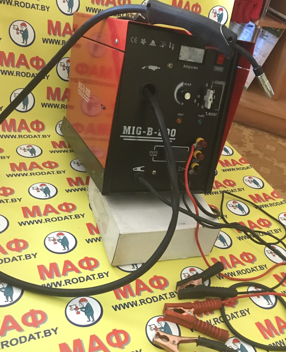 Сварочный аппарат + пуско-зарядное устройство JASIC MIG B 200